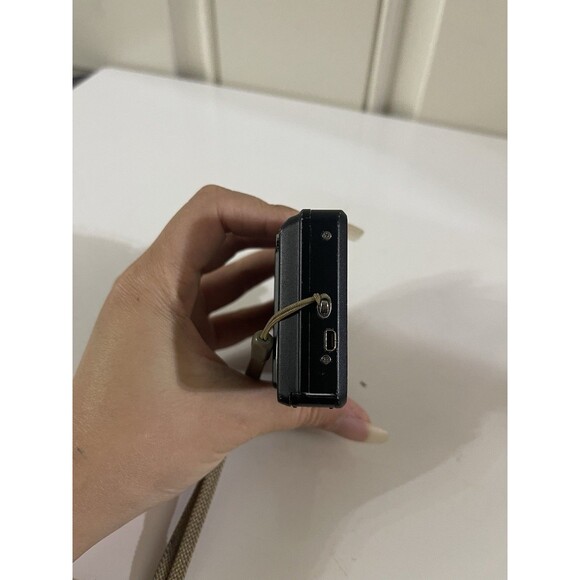 Fujifilm FINEPIX J10 Compact Digital Camera (Parts/Repair) - Picture 5 of 9